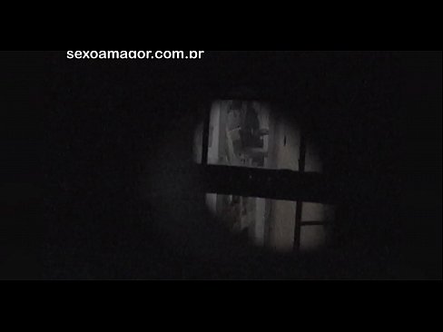 ❤️ Плавушу тајно снима воајер из комшилука скривен иза шупљих цигли Порно видео код нас