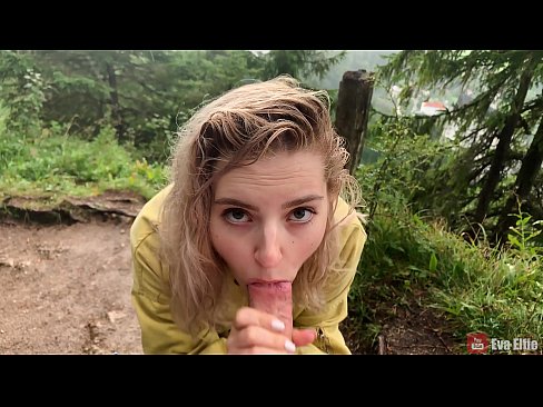 ❤️ Девојка прогута сперму после јавног пушења - Ева Елфи Порно видео код нас