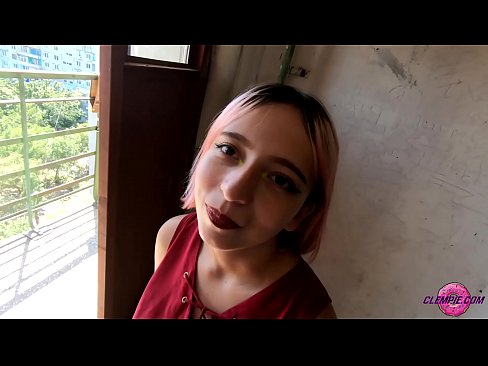 ❤️ Студент Сензуал сише странца у залеђу - сперма му на лицу Порно видео код нас