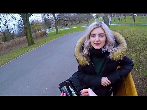 ❤️ Прогута врелу сперму странца за новац - пушење у парку од Еве Елфие Порно видео код нас